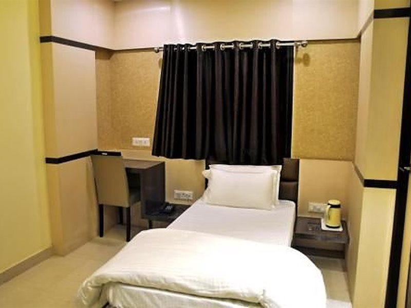 FabHotel Tirupati Galaxy Kanpur Bagian luar foto